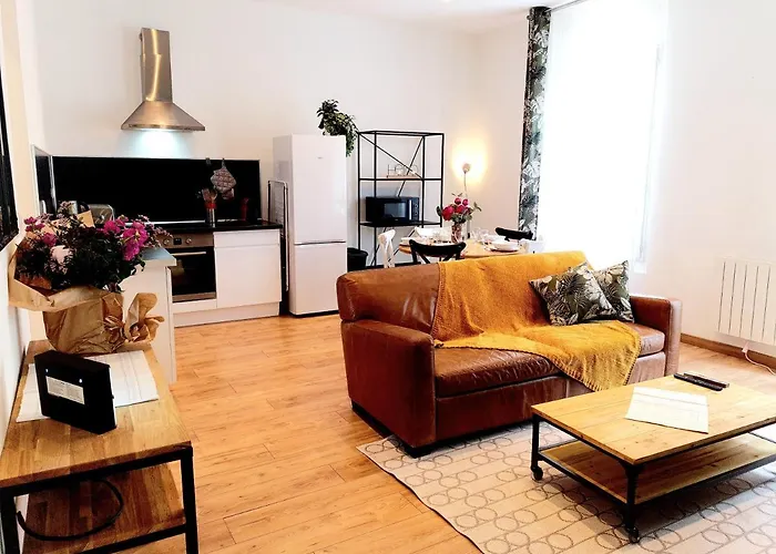 Bright & Spacious Downtown 公寓